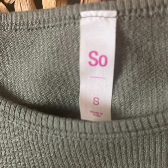 Ribbed Crop top, mild army green color, size small. Very soft - Picture 2 of 3